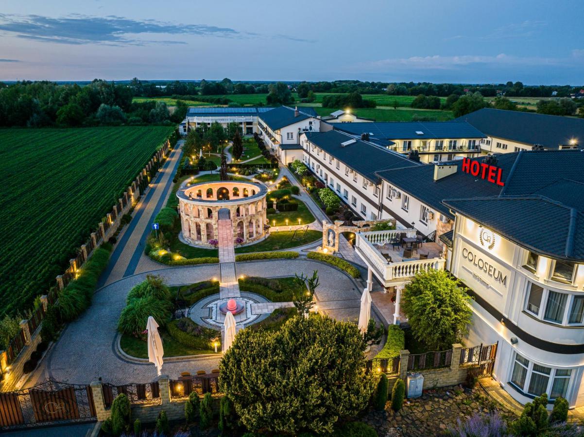 Hotel Coloseum Jarosław Екстериор снимка