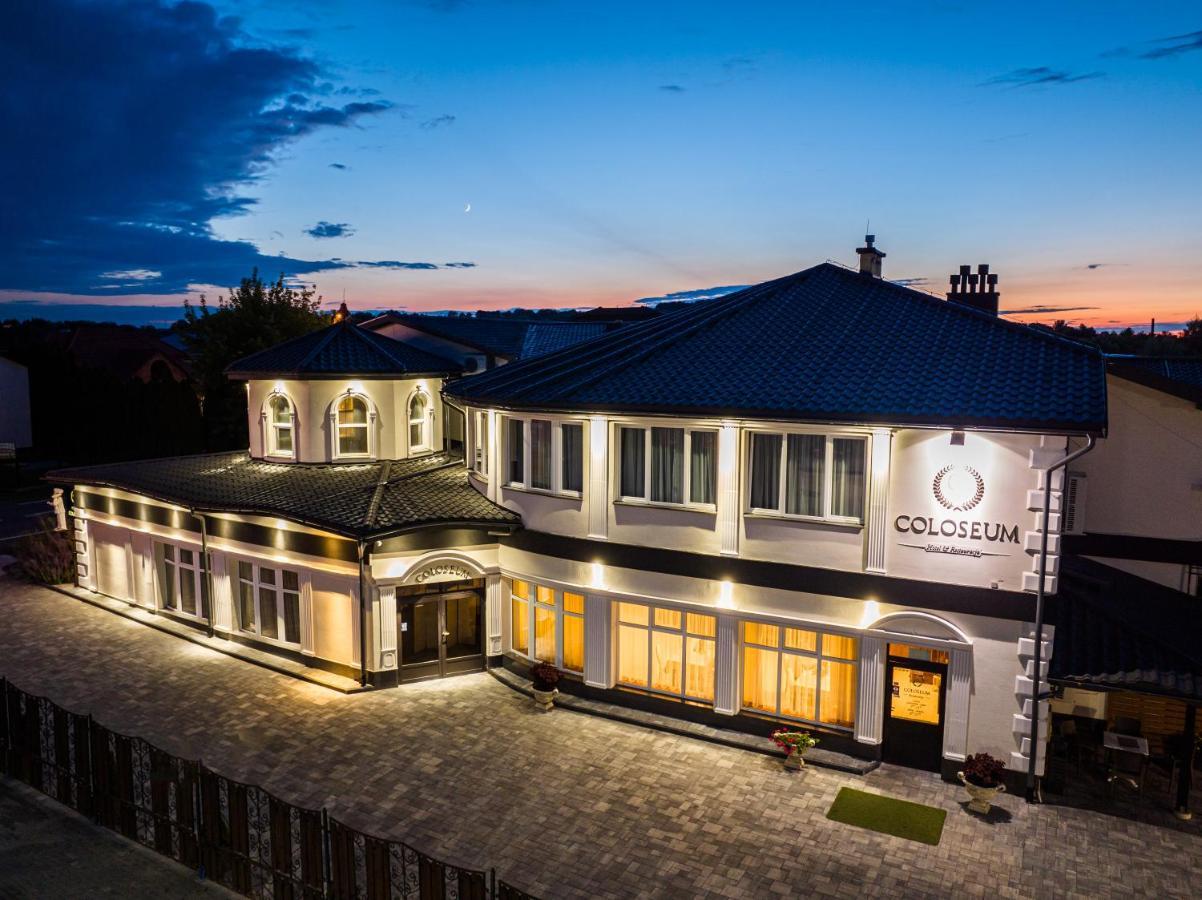 Hotel Coloseum Jarosław Екстериор снимка