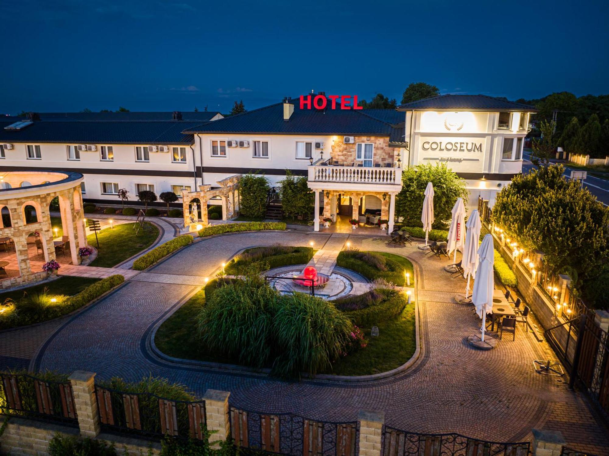 Hotel Coloseum Jarosław Екстериор снимка