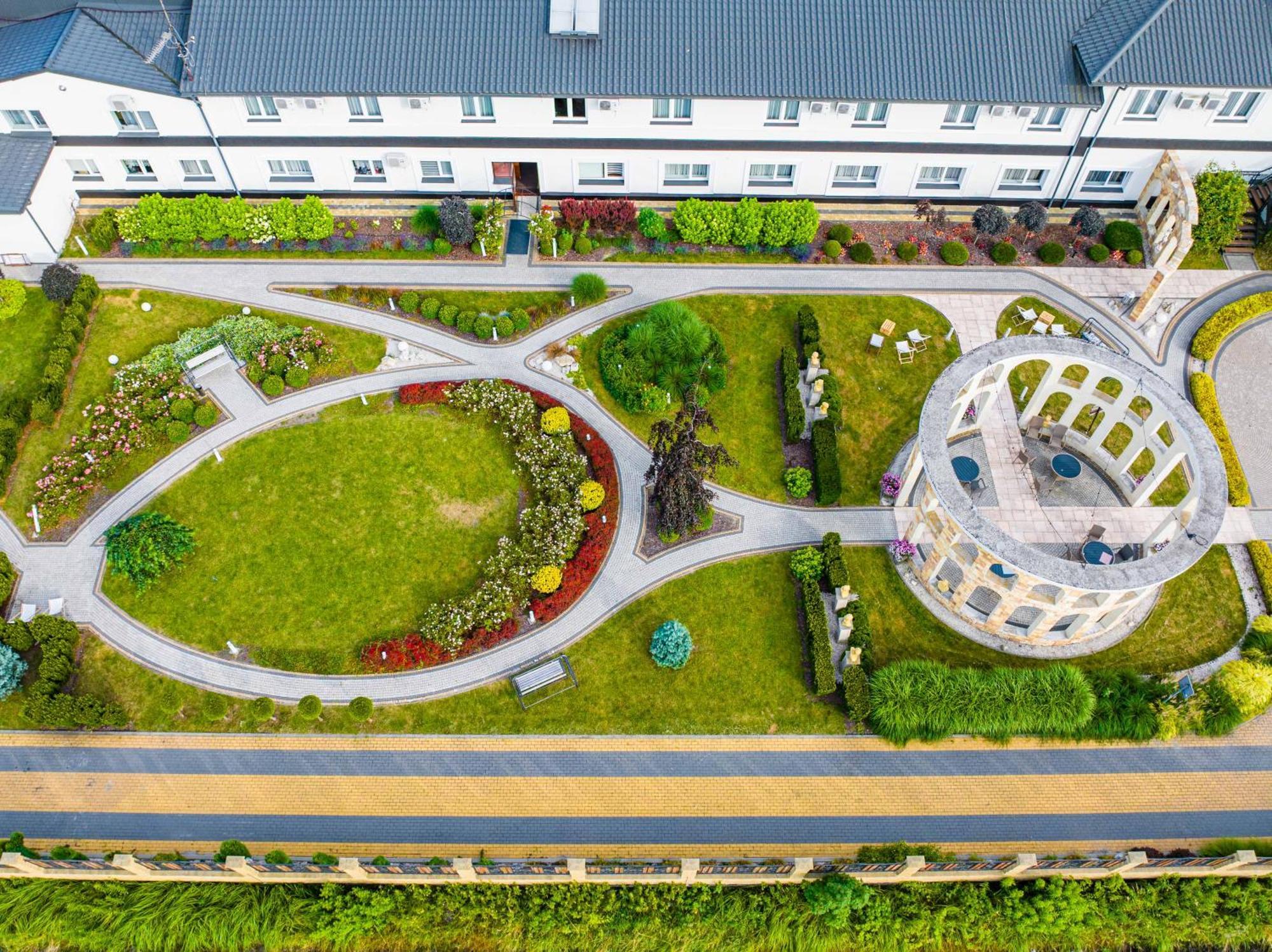 Hotel Coloseum Jarosław Екстериор снимка