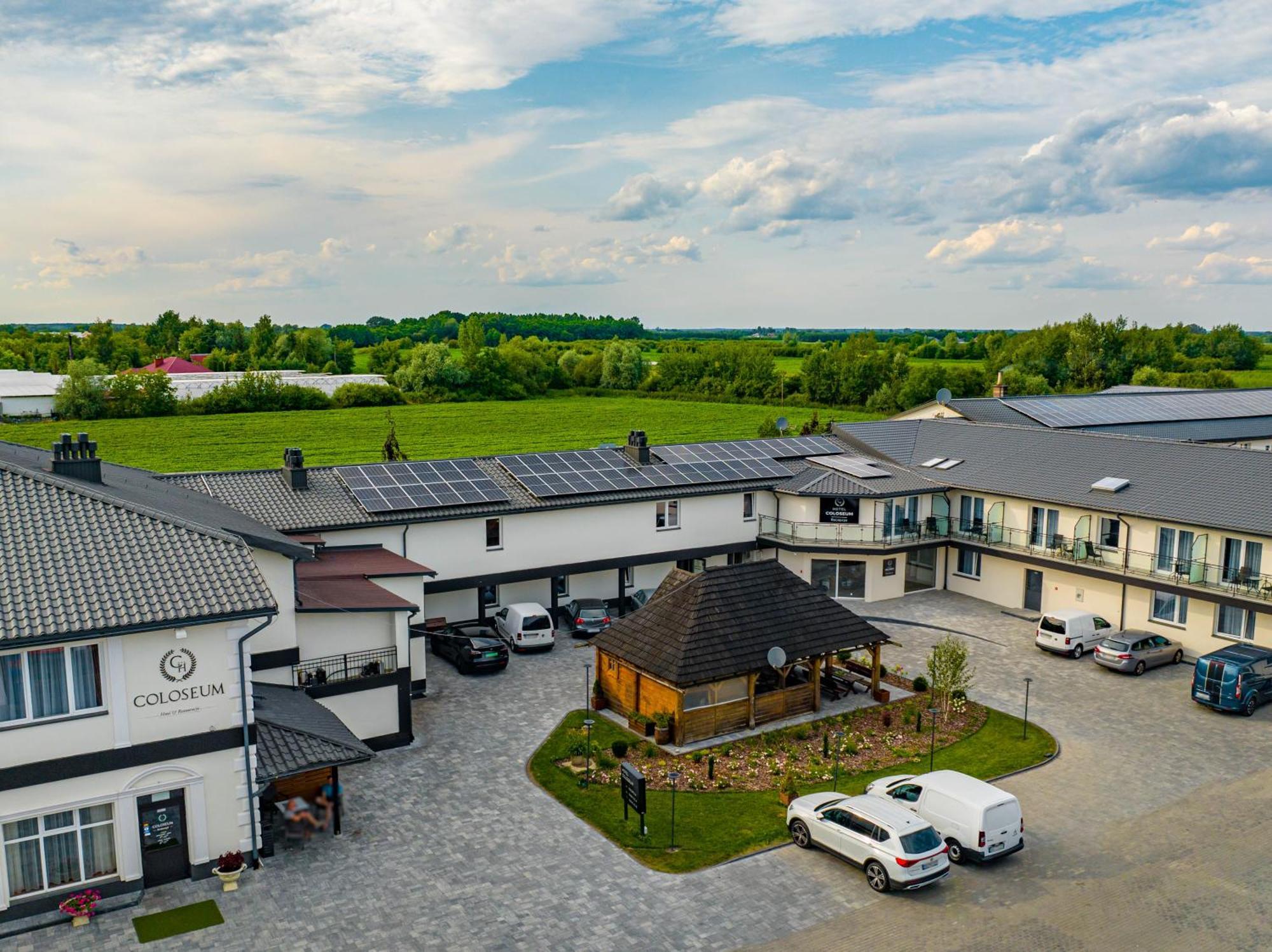 Hotel Coloseum Jarosław Екстериор снимка