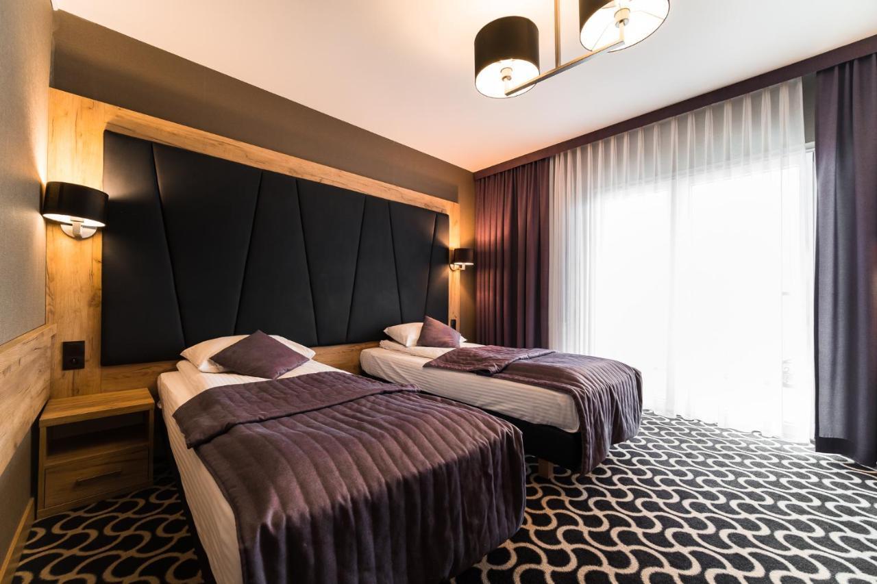 Hotel Coloseum Jarosław Екстериор снимка